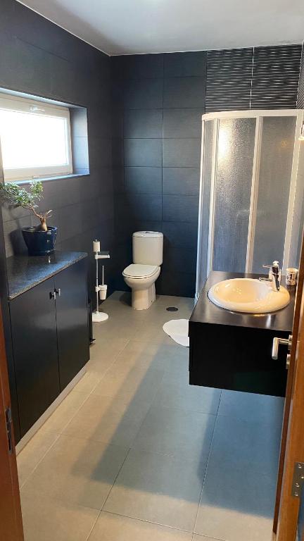 Casa Oliveira - Four-Bedroom House