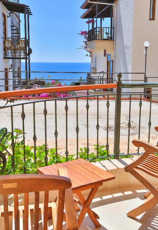 Nespecifikovaný výhled na moře nebo výhled na moře při pohledu z aparthotelu