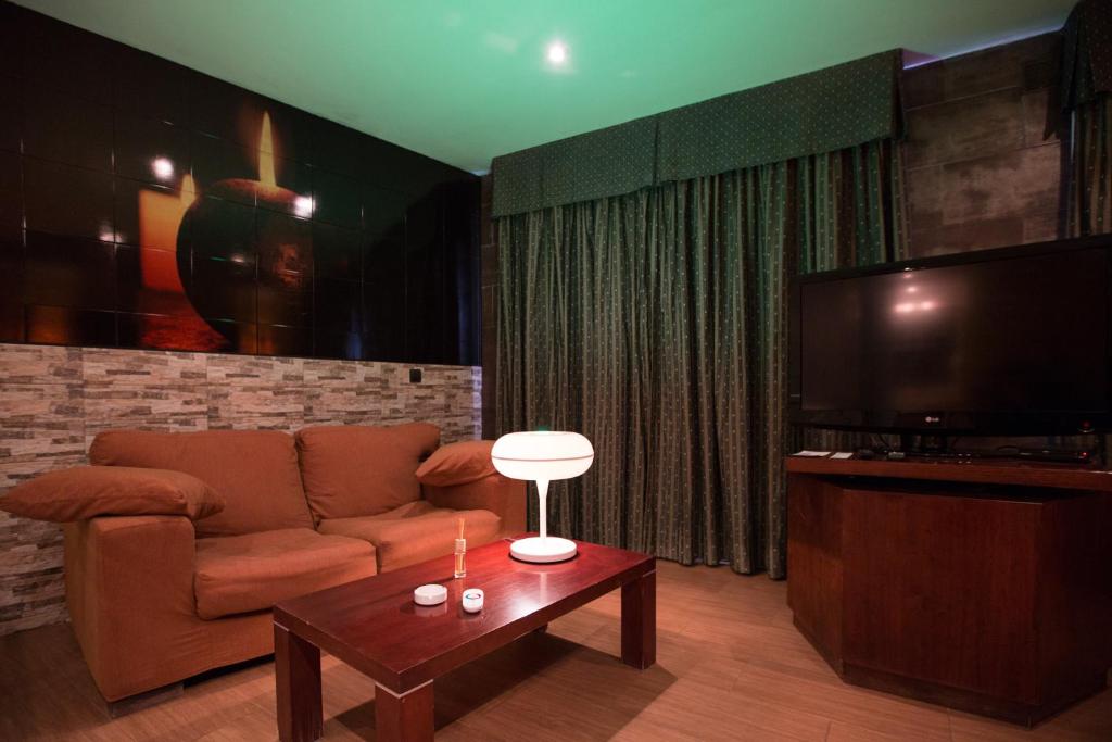 Posedenie v ubytovaní Motel Emporio