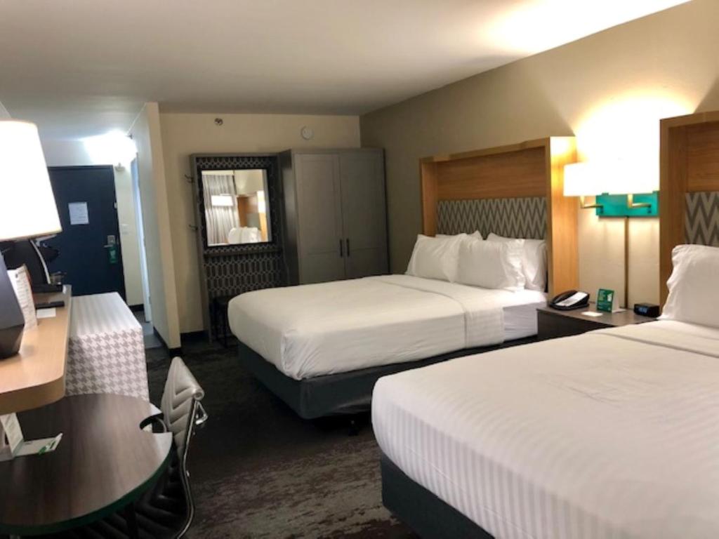 Holiday Inn Chicago North Shore by IHG photo