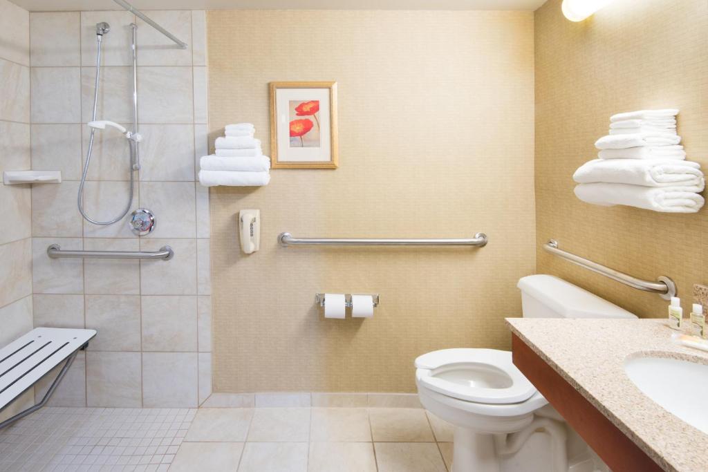 Holiday Inn Cincinnati-Eastgate by IHG photo