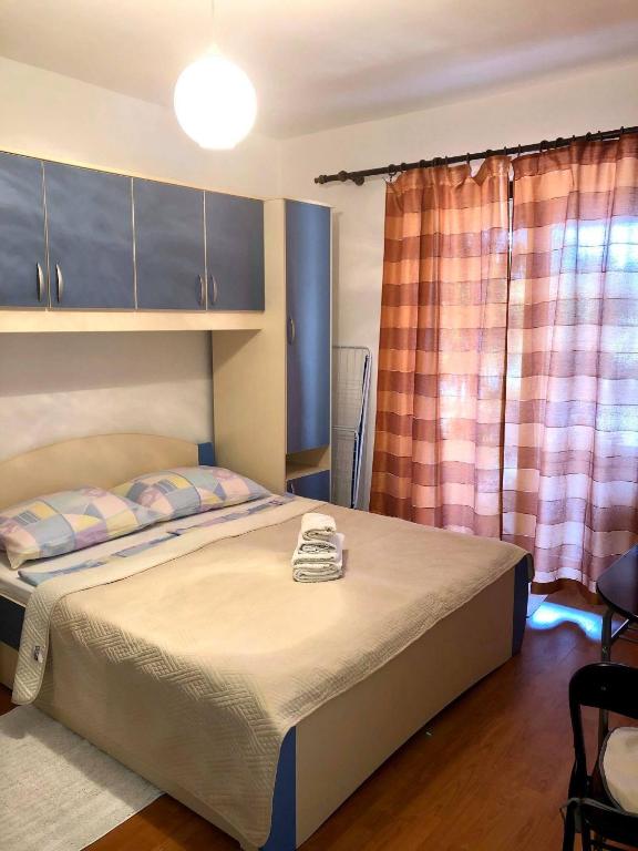 Postel nebo postele na pokoji v ubytování Apartments Damir 2838