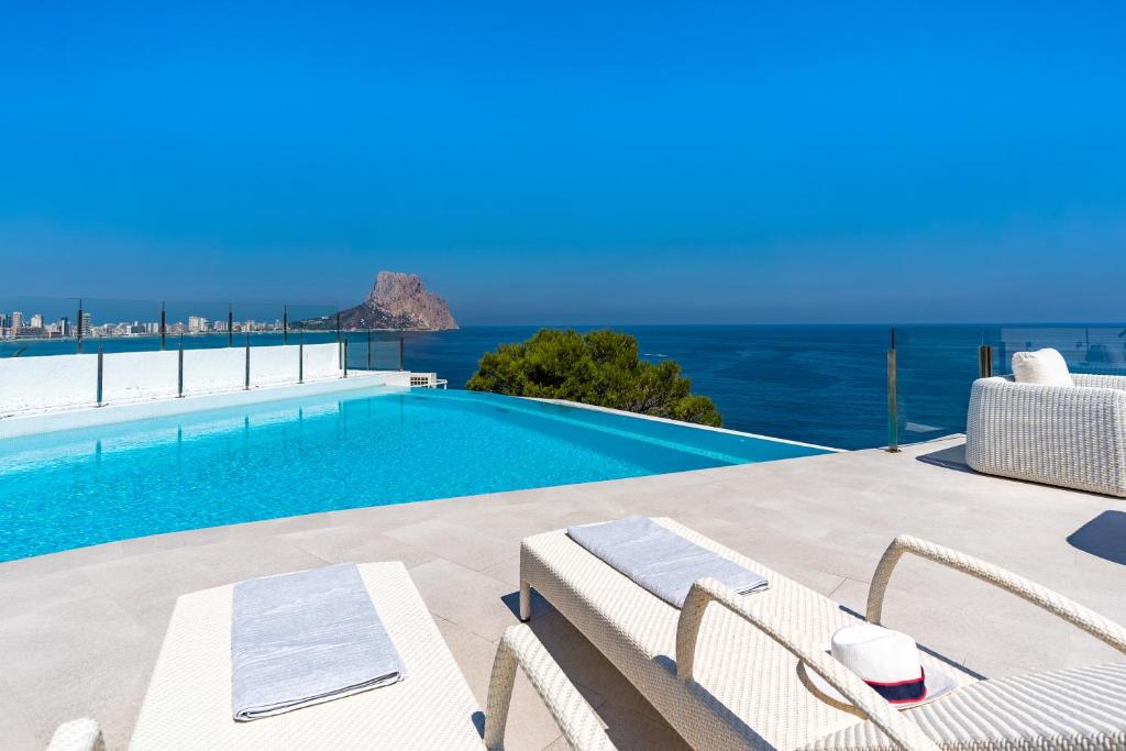 Bazén v ubytovaní Maryvilla Inspiracion y Vacaciones - Grand Villa Penon alebo v jeho blízkosti