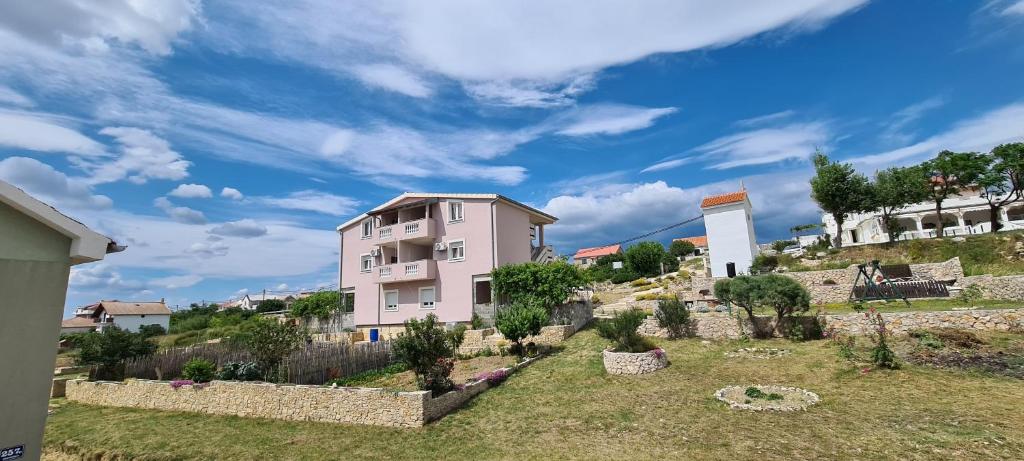 Zahrada ubytování Apartmani Cesar
