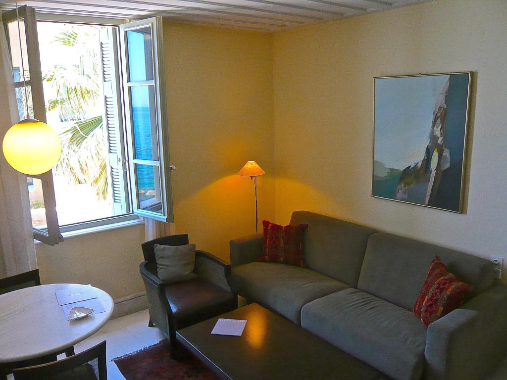 A seating area at Villa Andromeda