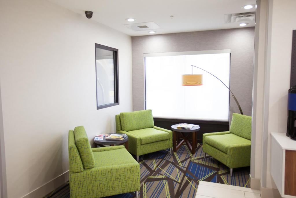 Holiday Inn Express & Suites Knoxville-Farragut by IHG photo