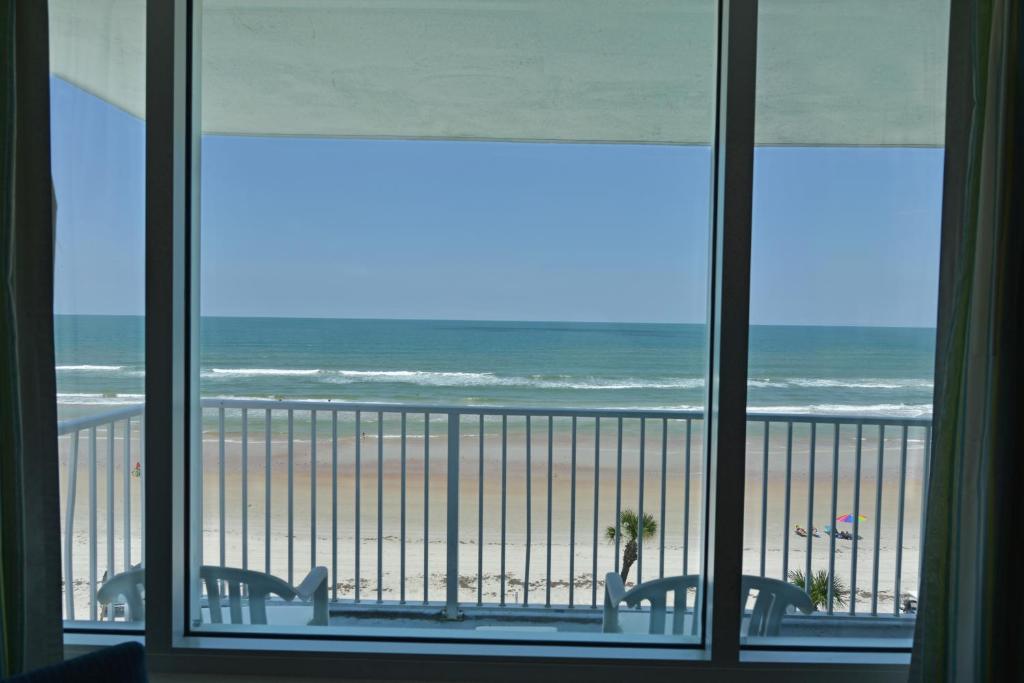 El Caribe Resort and Conference Center - King Room