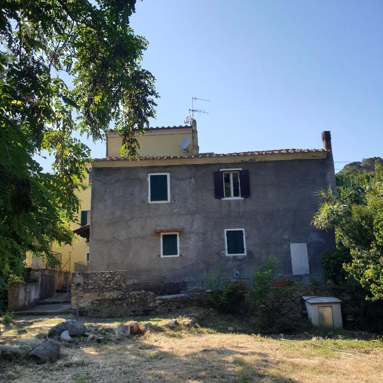 Budova, v ktorej sa apartmán nachádza