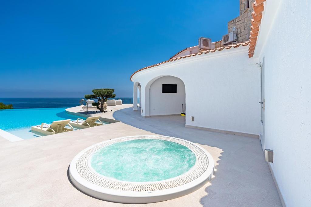 Bazén v ubytovaní Maryvilla Inspiracion y Vacaciones - Grand Villa Penon alebo v jeho blízkosti