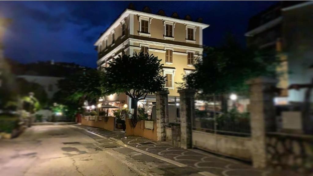 Budova, v ktorej sa hotel nachádza