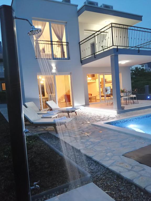 Bazén v ubytování Villa Fidelissima nebo v jeho okolí
