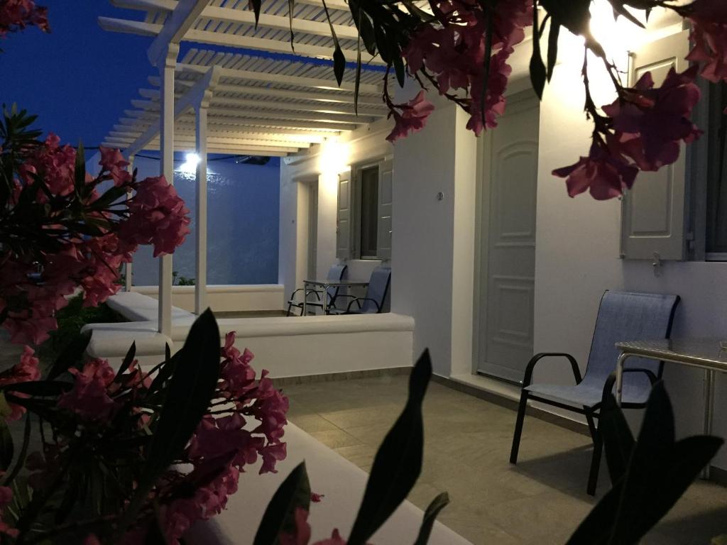 Balkón nebo terasa v ubytování Diogenis Village Mykonos