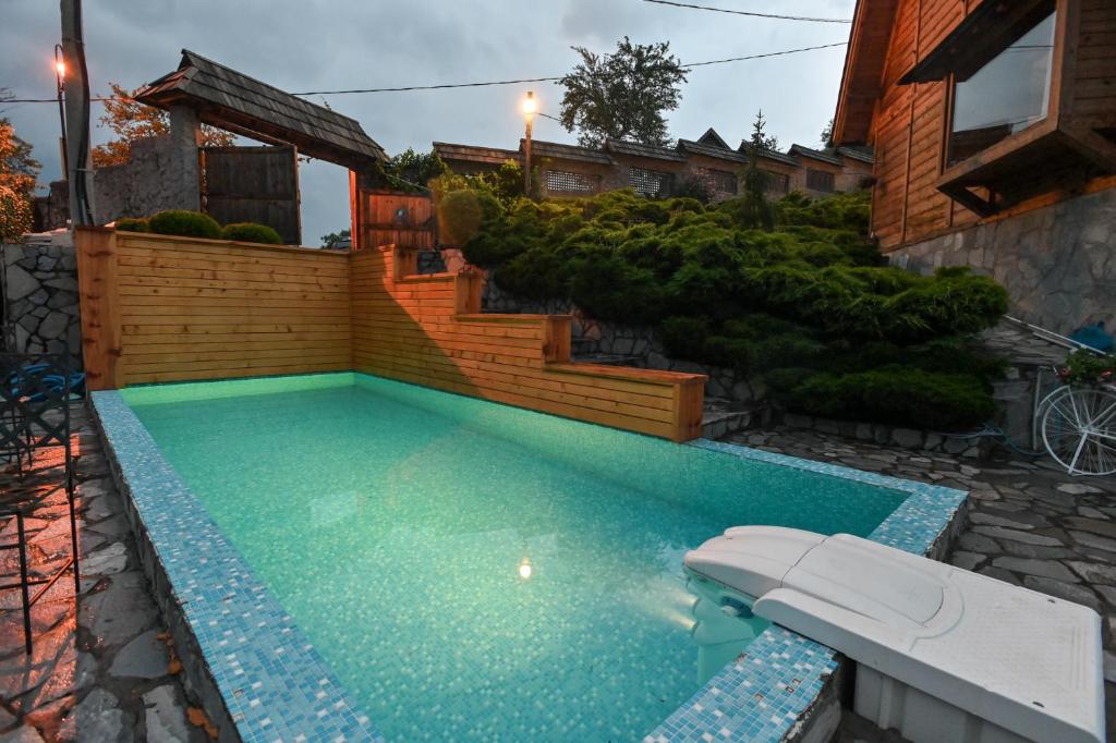 Piscina di Neva Apartments o nelle vicinanze