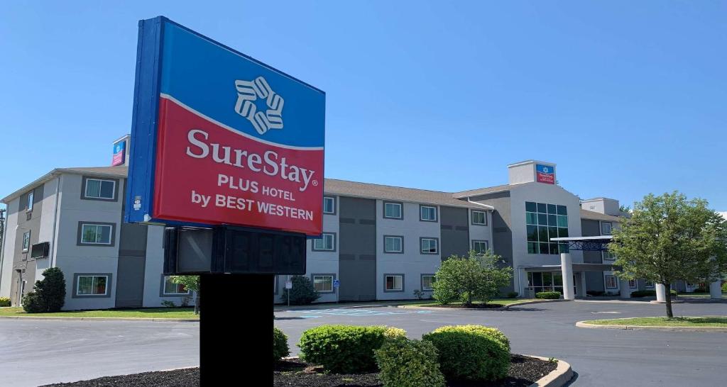 Certifikát, hodnocení, plakát nebo jiný dokument vystavený v ubytování SureStay Plus Hotel by Best Western Niagara Falls East