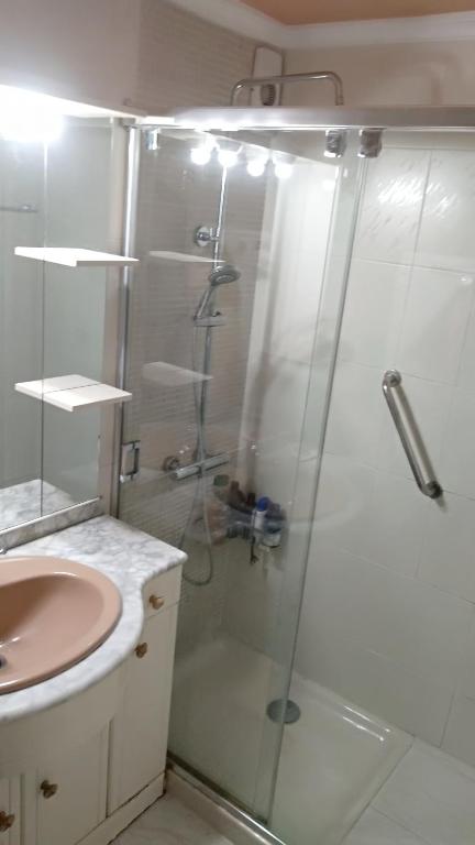 Kúpeľňa v ubytovaní Vivienda 3 dormitorios zona Balaídos-Pza. América