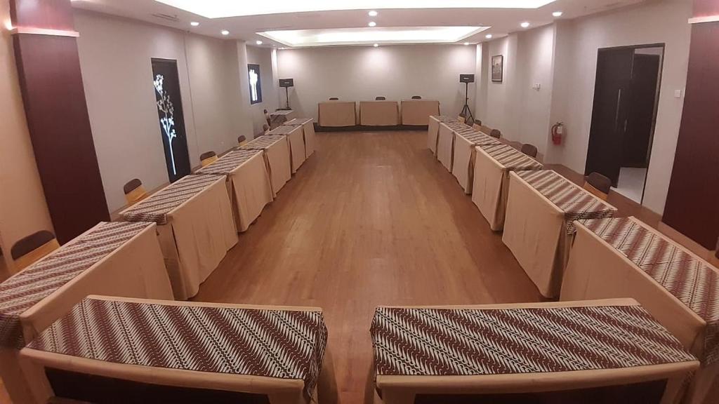 萨拉观景酒店商务区和/或会议室