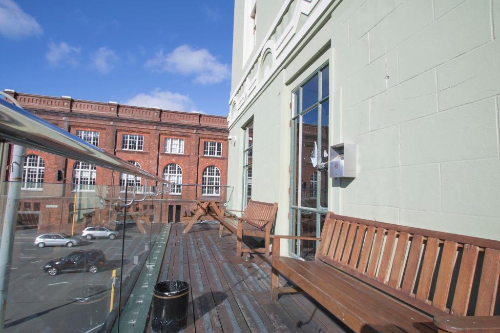 Hotel Waterloo & Backpackers photo