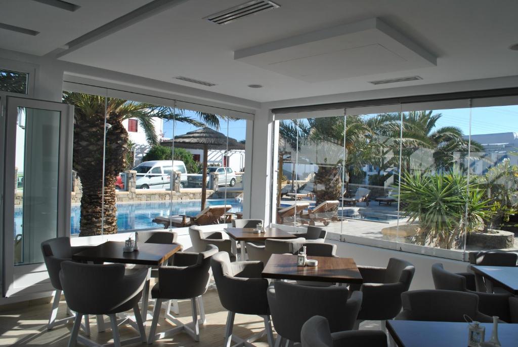 Piscina di Petinaros Hotel o nelle vicinanze
