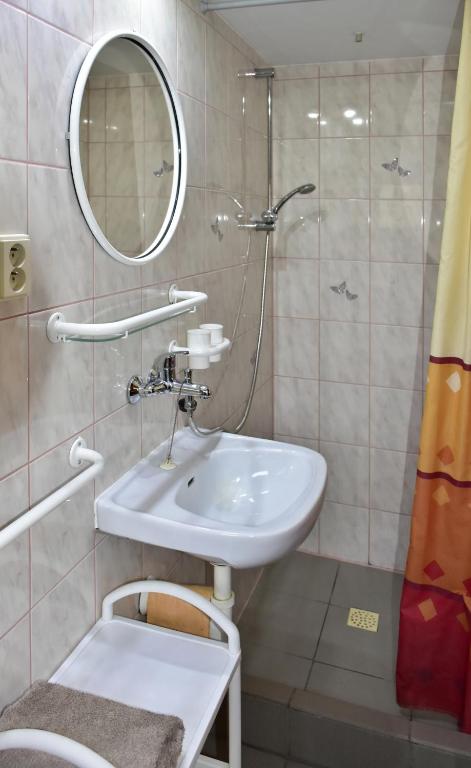 Koupelna v ubytování Hostinec U Čertova mlýna