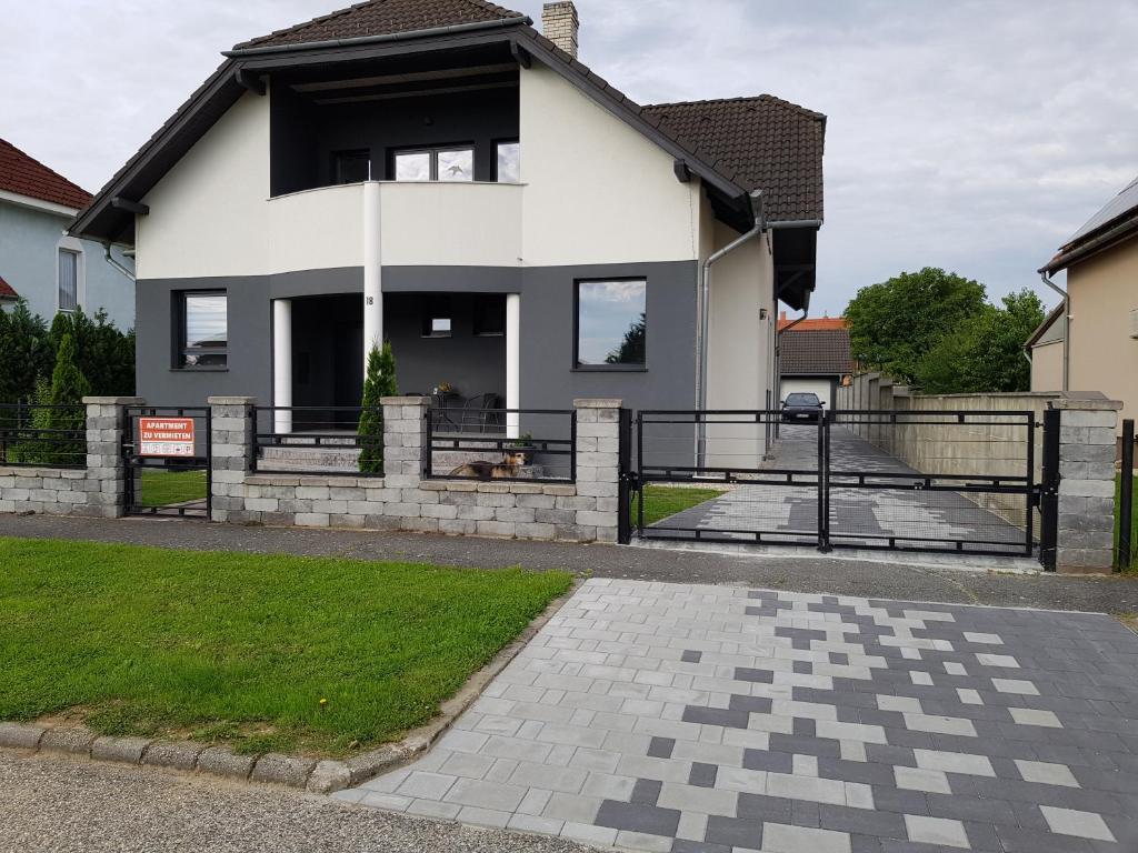 Honfoglalas Apartment 9737 Bük, Honfoglalas utca 18 kép - 1