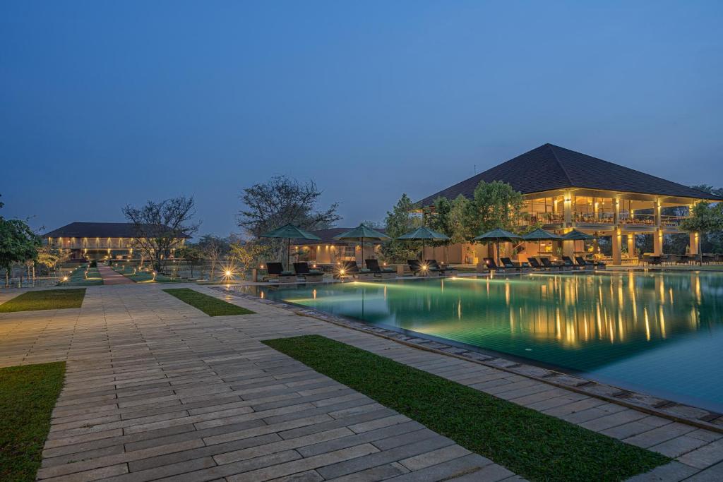 Bazén v ubytování Water Garden Sigiriya - 30 Chic Designed Private Villas Overlooking Sigiriya nebo v jeho okolí