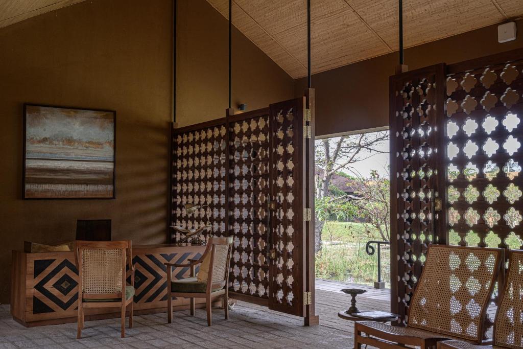 Posezení v ubytování Water Garden Sigiriya - 30 Chic Designed Private Villas Overlooking Sigiriya