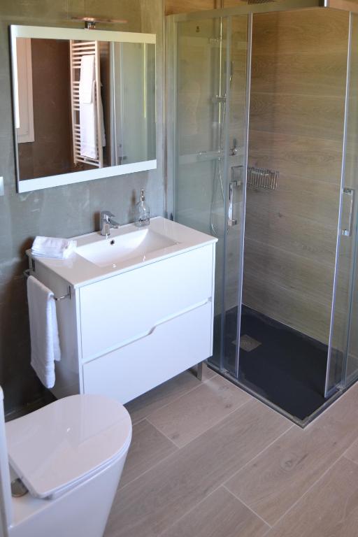 CELTAINER - One-Bedroom Apartment