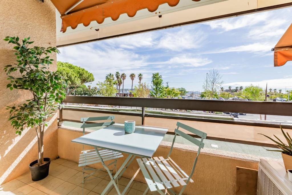 Les balcons de Bandol Centre ville avec vue mer et face à la plage - Studio Avec Vue Sur Mer