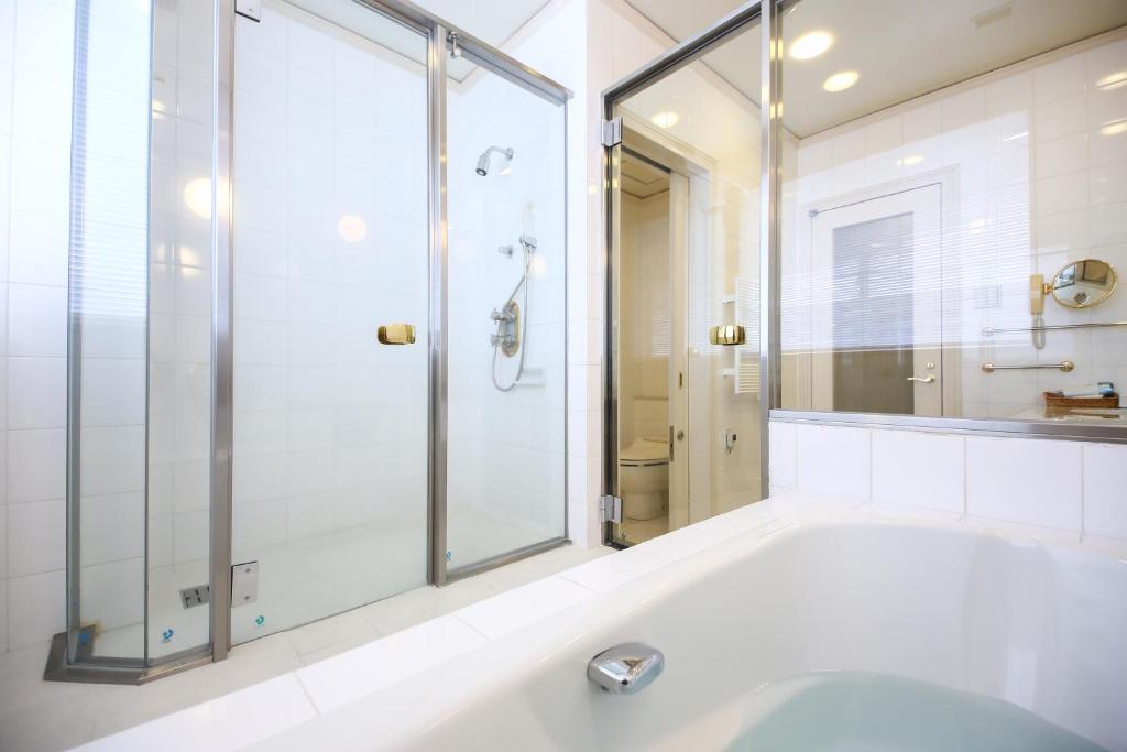 Koupelna v ubytování Hotel Marital Sousei Kurume