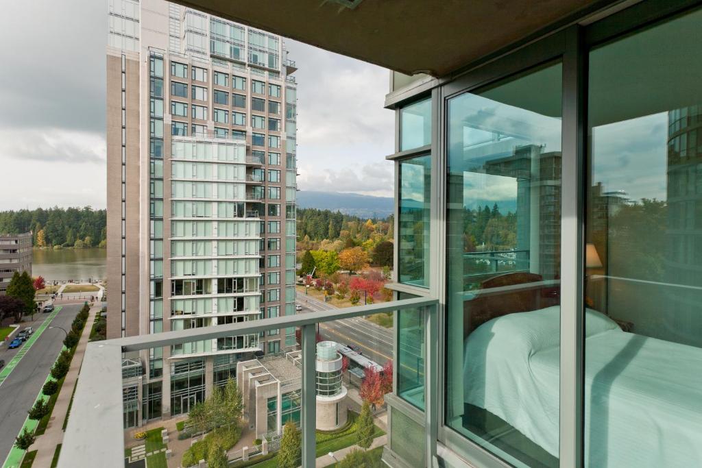 Gallery image of Lord Stanley Suites On The Park in Vancouver