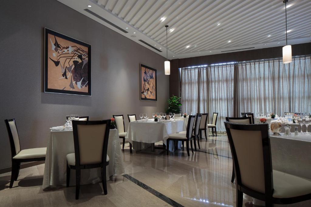 Restaurace v ubytování Pullman Anshan Time Square