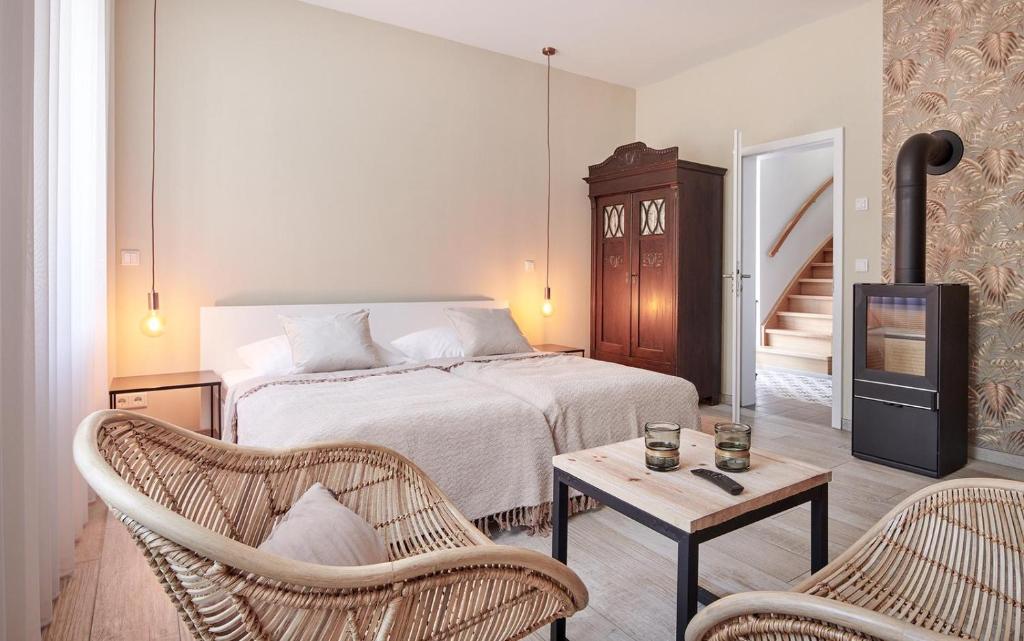 Bei Meyers Schlafen & Feiern - Double Room With Private External Bathroom