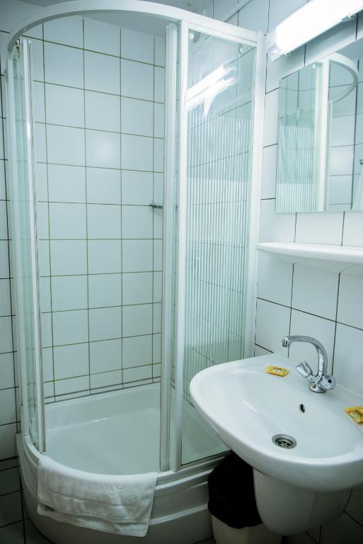 Koupelna v ubytování Międzynarodowy Dom Spotkań Młodzieży w Oświęcimiu