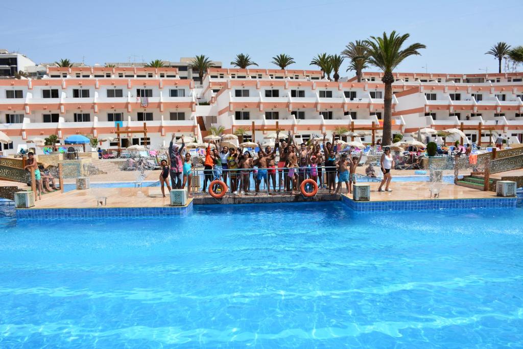 Bazén v ubytování Hotel Club Almoggar Garden Beach nebo v jeho okolí