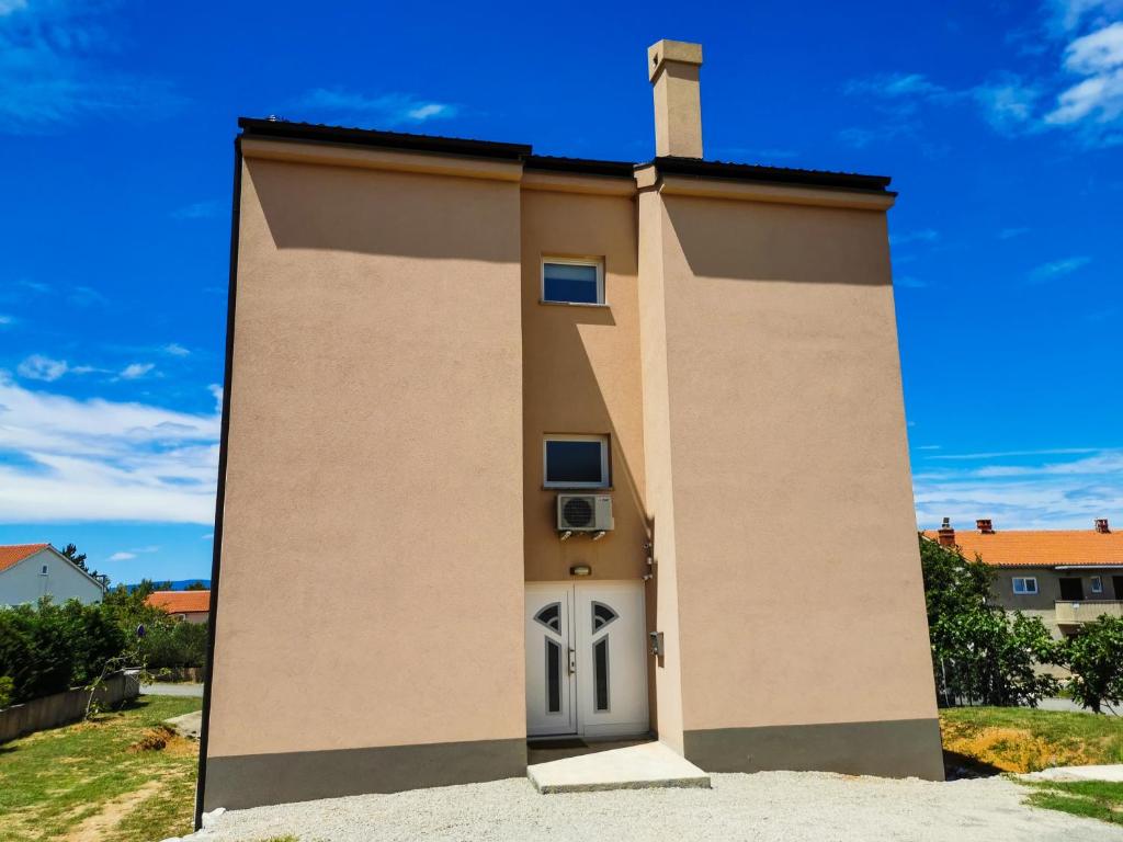 Budynek, w którym mieści się apartament