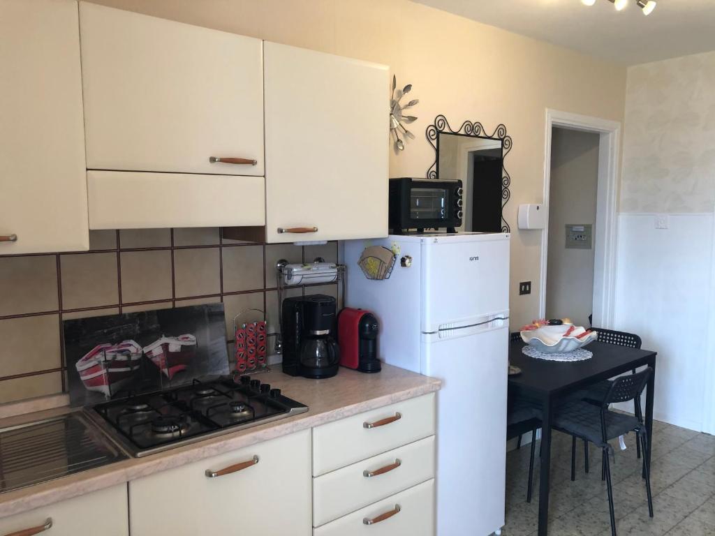 A kitchen or kitchenette at Heike