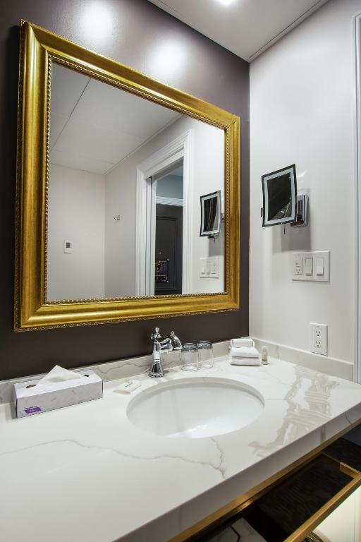 Koupelna v ubytování Hotel Clarendon