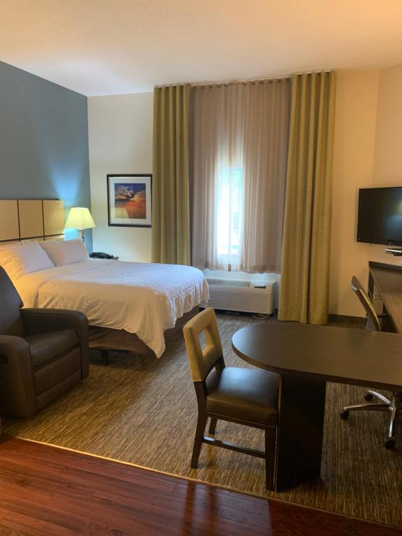 Candlewood Suites Fargo-North Dakota State University by IHG photo