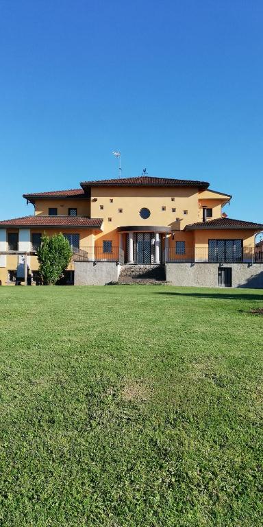 The building in which a panziókat is located