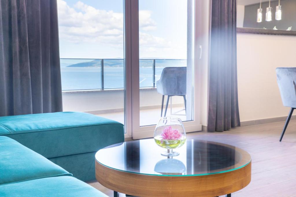 Crystal Villa - Penthouse Apartment