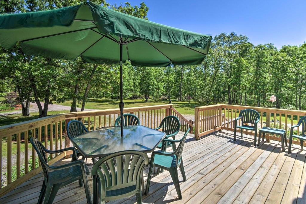 People and Paws Vacation Home by Wisconsin Dells!, Lyndon Station (updated prices 2024)