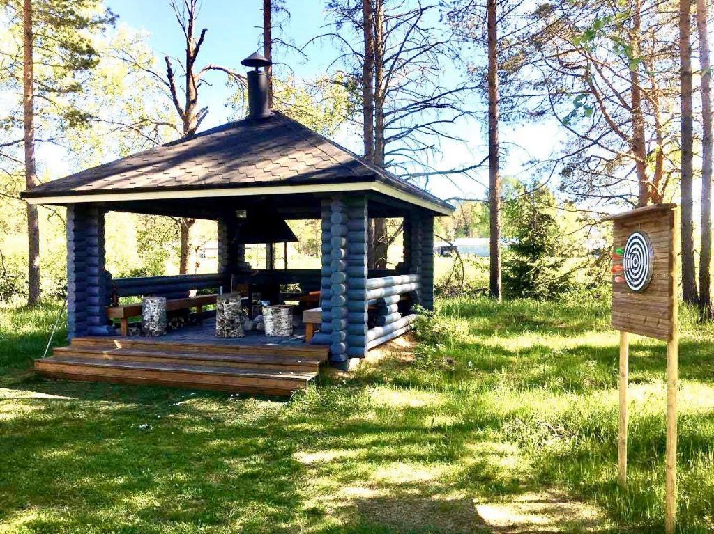 Huhtaniemen Mökkikylä - Housity