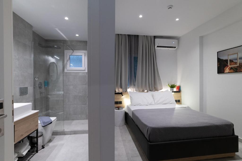 A bed or beds in a room at White 9