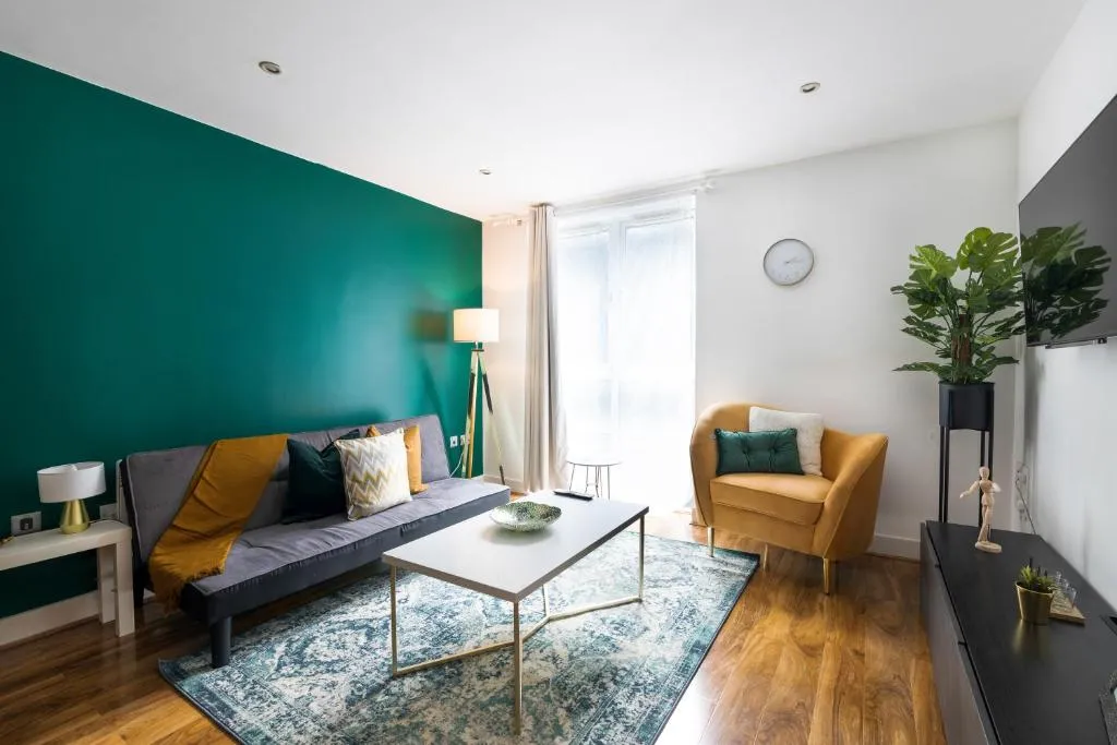 1 Bed Apartment 1 Min Walk to Broad St Very Central!, Birmingham, United Kingdom
