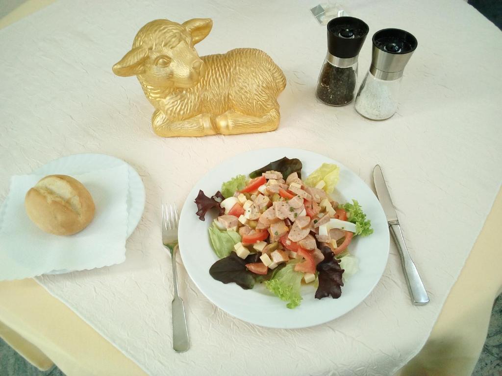 Jídlo v hotelu nebo okolí