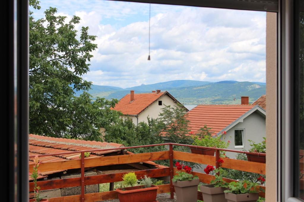 Nespecifikovaný výhled na hory nebo výhled na hory při pohledu z apartmánu