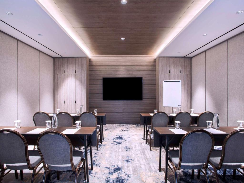 Zona business o sala conferenze di Mercure Tangerang BSD City