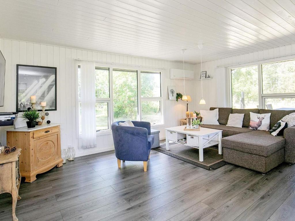 Posezení v ubytování 4 person holiday home in Læsø