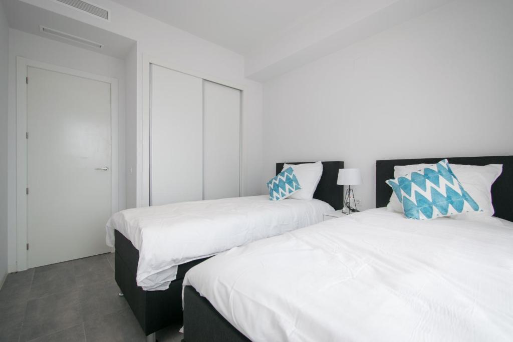 Postel nebo postele na pokoji v ubytování 205 Luxury Gran Villa - Alicante Holiday
