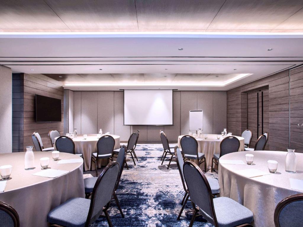 Zona business o sala conferenze di Mercure Tangerang BSD City